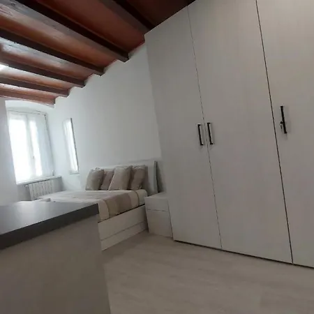 Loftcentre Apartament *